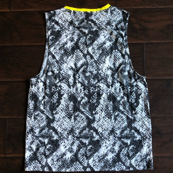 Urban Threads Tank Top - Picture 2 of 5